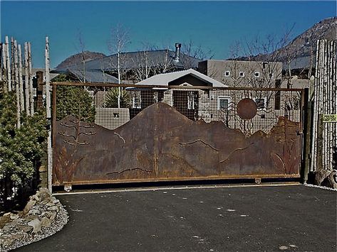 Southwestern Contemporary Gates | Gate-It Access Systems Rod Iron Gate, Contemporary Gates, Metal Driveway Gates, House Protection, Metal Gates Design, Green Wall Design, Stainless Steel Gate, Beautiful Small Homes, Mexican Furniture