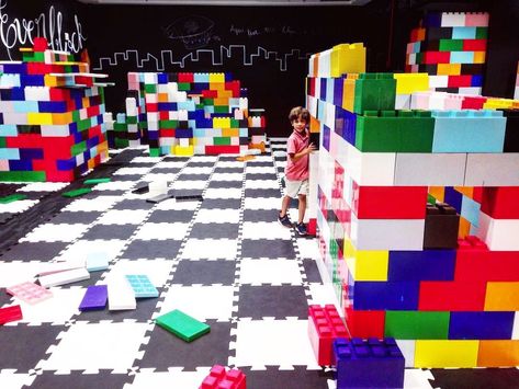 Playroom Ideas For Kids, Living Room Fort, Play Fort, Big Lego, Build A Fort, Lego Space, Playroom Ideas, Lego House, Play Centre