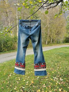 Mendingmayhem : How to add extra length to a pair of jeans Lengthen Jeans With Fabric, How To Extend Jeans Length, Jeans With Crochet Ideas, Extend Jeans Length, Boho Jeans Diy, Lengthen Jeans Diy Ideas, How To Add Length To Jeans, Adding Length To Jeans, Add Length To Jeans