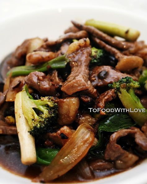 Beef In Black Bean Sauce, Black Bean Sauce Recipe, Beef Rendang, Vietnamese Dishes, Chinese Buffet, Prawn Salad, Dairy Free Pasta, Black Bean Recipes, Bean Sauce