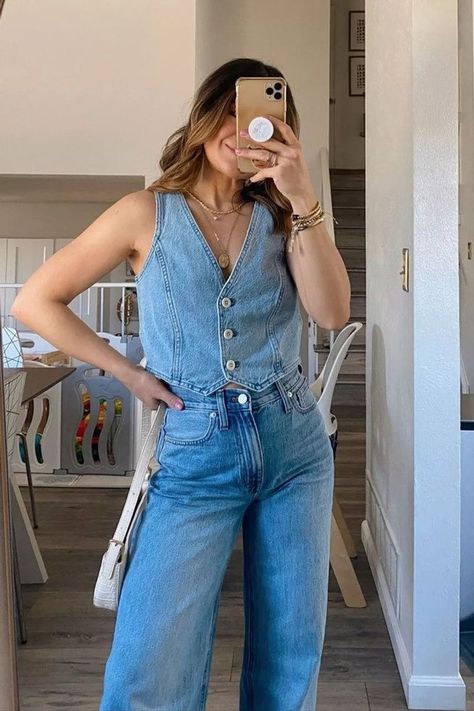 Style A Vest, Denim Top Outfit, How To Style A Vest, Vest Outfits Aesthetic, Jean Top Outfits, Denim Vest Outfit, Minimalist Wardrobe Capsule, Trendy Outfits Inspiration, Chic Summer Outfits