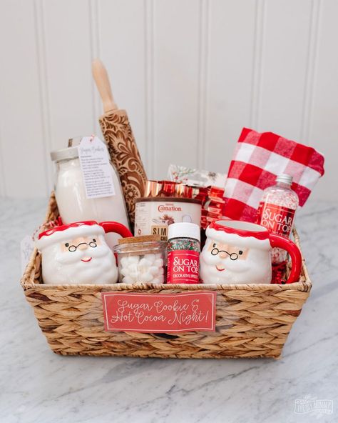 If you need an easy gift idea, here are six beautiful DIY gift basket ideas that are budget friendly. The DIY gift baskets can be used for birthdays, hostess gifts, Thank You, Christmas and other holiday events. Diy Gift Baskets Christmas, Candle Basket Gift Ideas Christmas, Christmas Couples Gift Basket, Candy Basket Ideas Christmas, Diy Gift Sets For Christmas, Holiday Gift Basket Ideas Christmas, Christmas Breakfast Gift Basket Ideas, Christmas Gift Basket Ideas Under $25, Christmas Goodie Basket Ideas