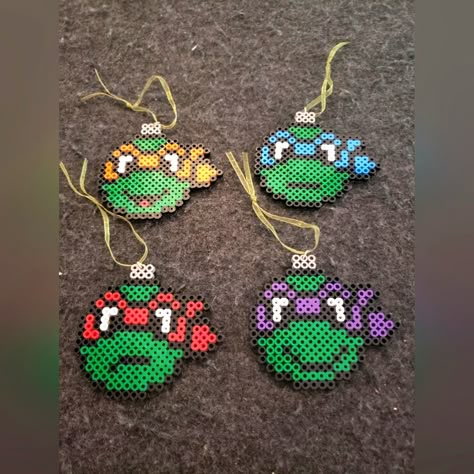 Peeler Bead Gift Ideas, Ornament Perler Beads, Pearler Bead Christmas Ornaments, Ninja Turtle Perler Bead Pattern, Perler Beads Christmas Ideas, Christmas Bead Patterns, Perler Beads Christmas Ornaments, Christmas Ornaments Perler Beads, Perler Bead Patterns Disney