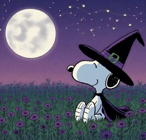 Halloween Cute Aesthetic, Watching The Moon, Snoopy Watch, Looking At The Moon, Charlie Brown Halloween, Moon Halloween, Witch Tattoo, Snoopy Halloween, Snoopy Images