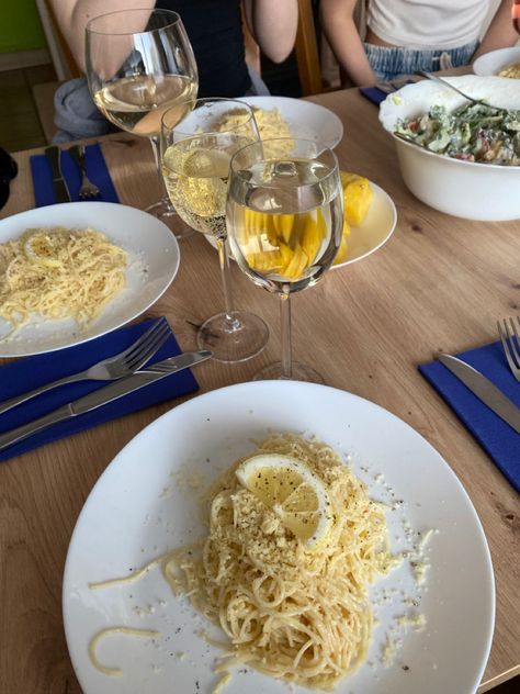 Lemon Pasta Aesthetic, Pasta Night Party Ideas, Pasta Night Aesthetic, Plate Aesthetic, Southern Romance, Date Idea, Chefs Kiss, Pasta Night, Food Homemade