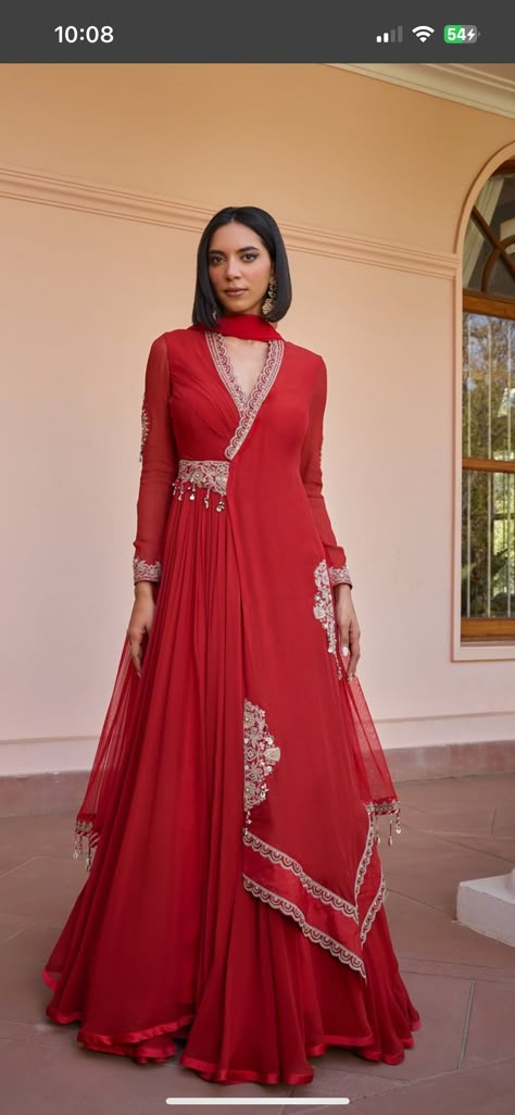 New Latest Indian Outfits, Designer Indian Outfits Woman, Long Anarkali Suits Party Wear, Lehriya Gown Designs, Indian Women Fashion Dresses, Diwali Party Outfits Women, Designer Indian Suits For Women, Diwali Look In Saree, Latest Indian Outfits 2024