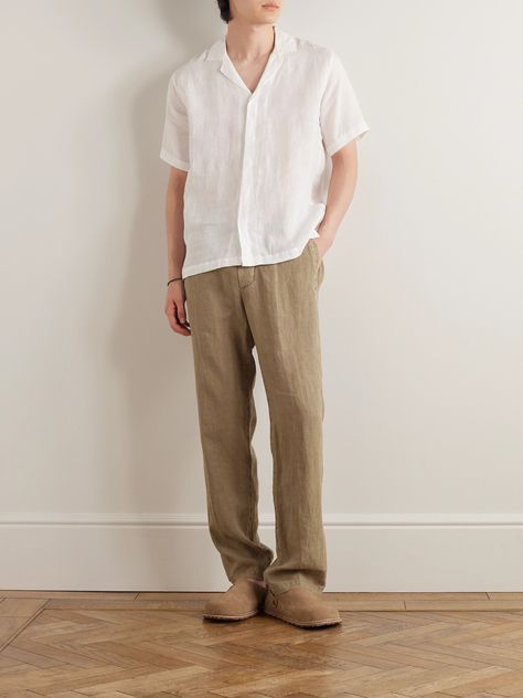 James Perse's trousers are garment-dyed to achieve a faded finish that'll only get better with wear. They're cut for a roomy fit from slubbed, naturally breathable linen and have a comfortable elasticated waistband that gives them a more casual feel. Linen Men Aesthetic, Mens Linen Wedding Outfit, Linen Coordsets Men, Linen Dress Shirt Men, Mens Outfits Linen, Men Linen Outfit Casual, Male European Fashion Summer, Male Linen Pants, Men’s Trousers Casual