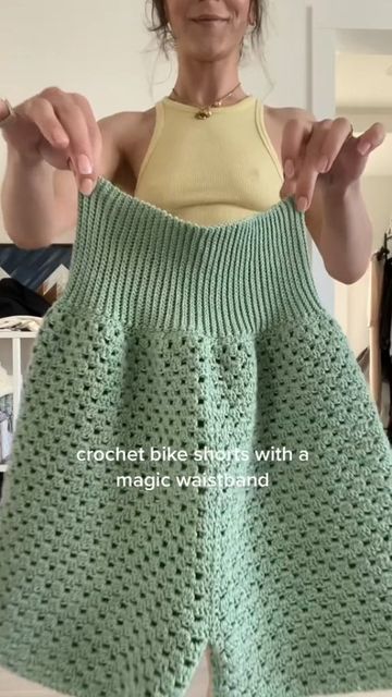 Knitting | Crocheting 🧶 on Instagram: "THIS IS SO CREATIVE AND CUTE 😭💗 📹: @rhaebyday Follow @crochetqueen1 for more knitting & crocheting tips 🧶 Follow @crochetqueen1 for more knitting & crocheting tips 🧶" Bike Crochet, Crocheting Tips, Crochet Waistband, Crochet Inspo, Crochet Items, So Creative, Crocheted Item, Crochet Ideas, Diy Crochet