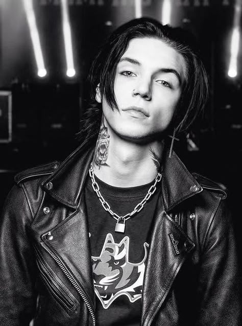 Andy Biersak, Andy Sixx, Andy Black, Pinterest Images, Andy Biersack, Veil Brides, Mötley Crüe, Black Veil Brides, Bedroom Posters