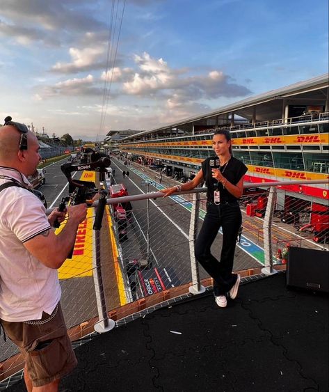 Sports Journalism Aesthetic F1, Sports Industry Aesthetic, F1 Journalist Aesthetic, Sports Broadcasting Aesthetic, F1 Interview, Sports Reporter Aesthetic, News Reporter Aesthetic, F1 Reporter, Reporter Aesthetic