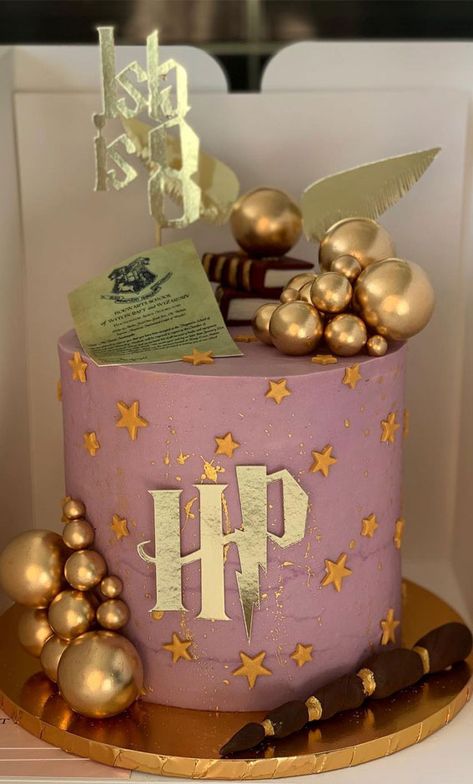 Harry Potter 21st Birthday Cake, Pink Harry Potter Cake, Harry Potter Birthday Cakes, Pink Harry Potter, Harry Potter Birthday Cake Ideas, Harry Potter Party Decor, Harry Potter Cake Ideas, Gateau Harry Potter, Harry Potter Cakes