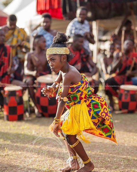 Ghanian Culture, Akan Culture, Ghana Tourism, Ghanaian Culture, Ghana Culture, Ancient Music, Cultural Dance, Movie Ideas, Black Photography