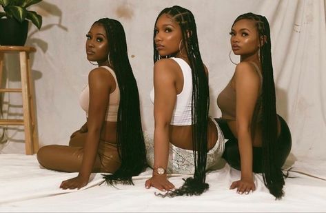 ✰𝙋𝙄𝙉: @𝙢𝙖𝙚_𝙖𝙢𝙖𝙣���𝙞 📌 Braids Shoot Ideas Photoshoot, Brand Photoshoot Ideas Black Women Hair, Braided Hair Photoshoot Ideas, Hair Shoot Ideas Photoshoot Braids, Braided Hair Photoshoot, Hair Business Photoshoot Ideas Braids, Braiders Photoshoot Ideas, Braided Photoshoot Ideas, Braider Photoshoot Ideas