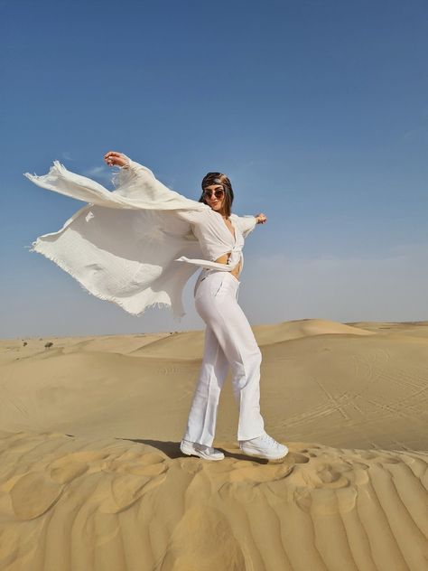 Abu Dhabi Desert Safari | Mood | Travel White Linen Outfit Desert Safari Outfit, Dubai Picture Ideas, Desert Look, Abu Dhabi Desert, White Linen Outfit, Travel White, Safari Outfit, Linen Outfit, White Desert