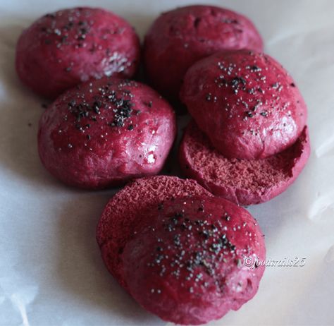 Whole Wheat Beetroot Sliders/Mini Burger Buns Mini Burgers Recipe, Beetroot Puree, Mini Burger Buns, Baking Without Eggs, Nightshade Free Recipes, Burger Buns Recipe, Mini Burger, Healthy Burger, Mini Burgers