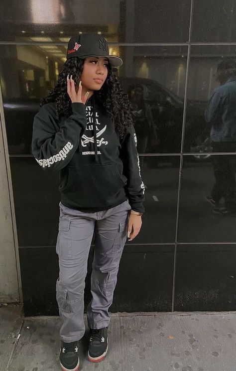 Bred 4s Outfit, 4s Outfit, Bred 4, Tomboy Outfits, Tomboy Style Outfits, Streetwear Fashion Women, Outfit Women, Cute Swag Outfits