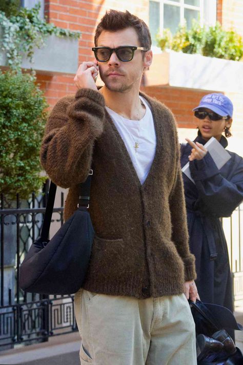 Harry Styles Gives His Stamp of Approval to The Row's Viral Margaux Bag, AKA the 'New Birkin' Harry Styles Girlfriend, Nyc March, Taylor Russell, Harry 1d, Louis (one Direction), Harry Styles Wallpaper, Harry Styles Pictures, Harry Styles Photos, Mr Style