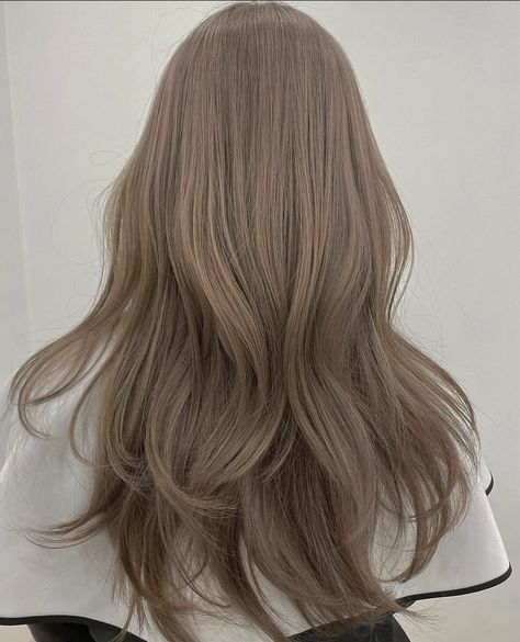 Beige Hair, Korean Hair Color, Ash Hair Color, Brown Hair Inspo, Light Hair Color, Pretty Hair Color, Haircuts Straight Hair, Hair Dye Colors, Hair Color Balayage