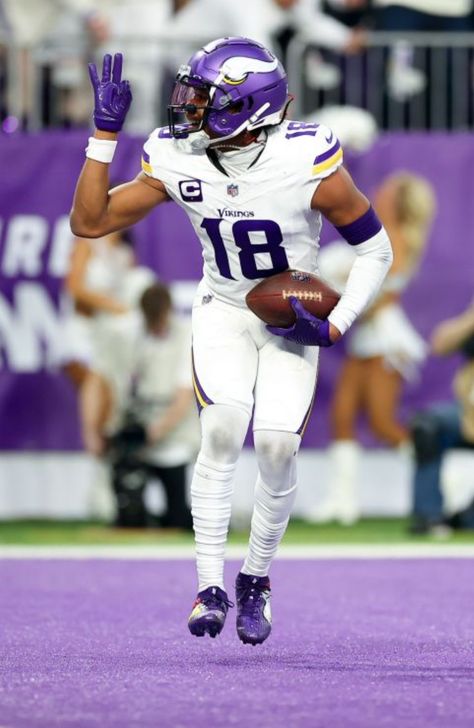 Wide Receiver Drip, Justin Jefferson Wallpaper, Minnesota Vikings Wallpaper, Vikings Wallpaper, Hard Photos, Arte Game, Cool Football Pictures, Real Vikings, Stitch Drawings