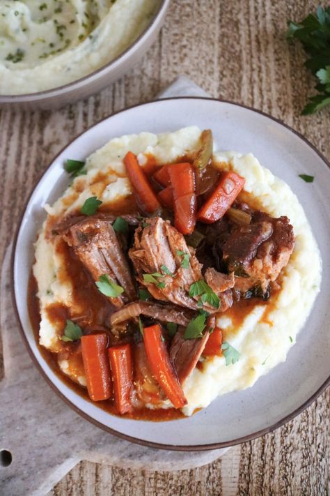 Pork Recipes Dutch Oven, Pork Roast In Cast Iron Dutch Oven, Pork Pot Roast Dutch Oven, Dutch Oven Pork Recipes, Pork Shoulder Dutch Oven Recipes, Pork Pot Roast In The Oven, Dutch Oven Pork Loin Roast, Pork Shoulder Recipes Dutch Oven, Dutch Oven Pork Roast Recipes