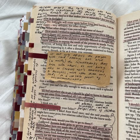 Messy Annotated Books, Anna Karenina Annotations, Annoting Books Ideas, Jane Eyre Annotations, Annotated Books Aesthetic, Book Annotations Aesthetic, Annotation Aesthetic, Book Annotation Tips, Annotating Books