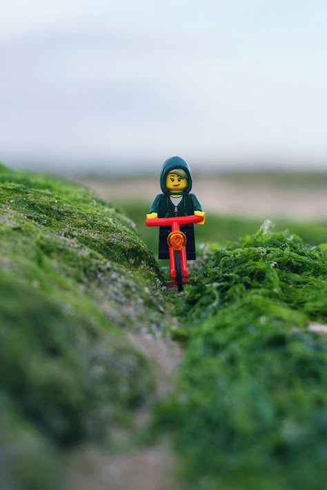 Feature Friday: Wendy Verboom @verboomwendy – Toy Photographers Toy Photography Ideas, Lego Photography Ideas, Lego Icon, Aesthetic Lego, Macro Photography Ideas, Lego Scenes, Lego Cartoon, Mini Photography, City Cafe