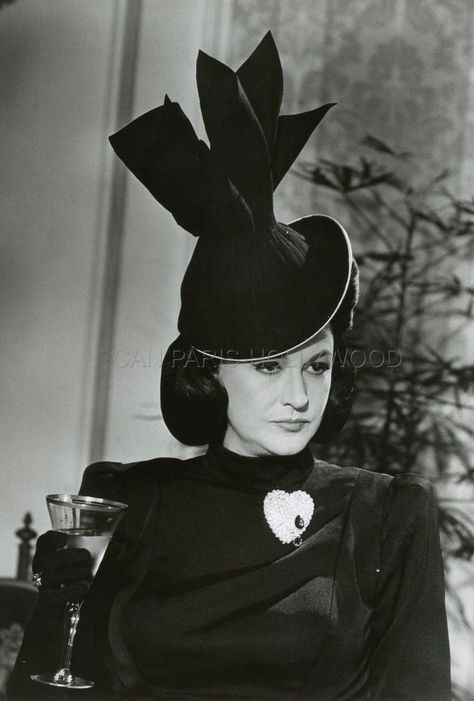 Beatrice Arthur as Vera Charles Vintage Hollywood Stars, Bea Arthur, Vintage Actresses, Black And White Suit, Musical Film, Celebrities Then And Now, Angela Lansbury, Retro Beauty, Evolution Of Fashion