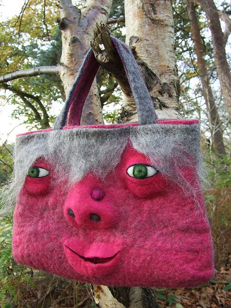 Agatha Ugly Purses, Funny Purses, Unusual Handbags, Felt Monster, Funny Bags, Silk Purse, Fibre And Fabric, Wool Projects, Art Bag