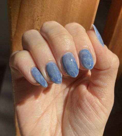 No Nail Art Nails, Marbled Blue Nails, Blue Ocean Nails Art Designs, Nails Denim Blue, Blue Nails Aesthetic Design, Ocean Waves Nail Art, Watery Blue Nails, Ocean Water Nails, Blue Shade Nails