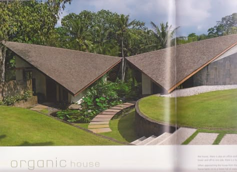 roof, triangular, cut, fold Geometric Roof Architecture, Triangular Roof Architecture, Bg House, 1900s House, Water Resort, Architecture Geometric, Kerala Traditional House, Hospital Plans, Geometric Architecture