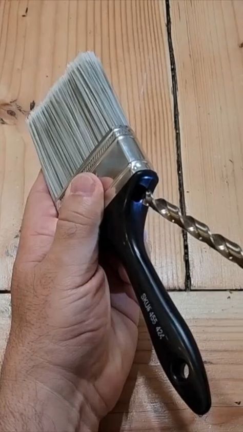 Paint Tricks, Painting Tricks, Diy Household Tips, Painting Hacks, Diy Handyman, Painting House, Easy Diy Hacks, Hometalk Diy, Handy Man