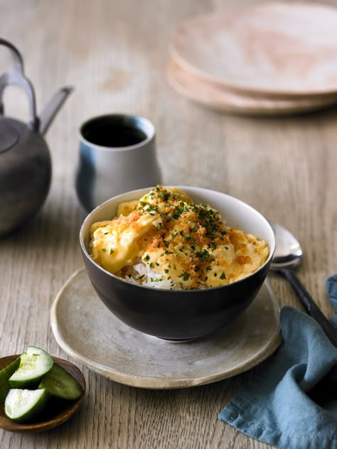 Dashi Scrambled Eggs Are the Japanese Breakfast Your Morning Needs Burger Vegetarian, Dashi Recipe, Zen Kitchen, Asian Breakfast, Japanese Breakfast, Low Estrogen, Popsugar Food, Egg Recipe, Japanese Recipes