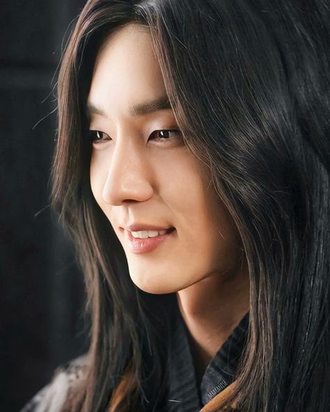 The Best - Saya smiles back at the cameras 😍🫠 🥰📸... Arthdal Chronicles, Lee Joongi, Lee Joon Gi, Asian Love, Lee Seung Gi, Asian Drama, Chinese Dramas, Joon Gi, Lee Jong