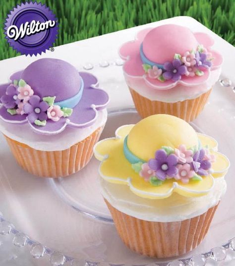 Easter Bonnets Decorated Cupcakes, Mini Torte, Wilton Cake Decorating, Creative Cupcakes, Cupcake Designs, Easter Cupcakes, Easter Cakes, Fancy Cakes, Cake Decorating Tips