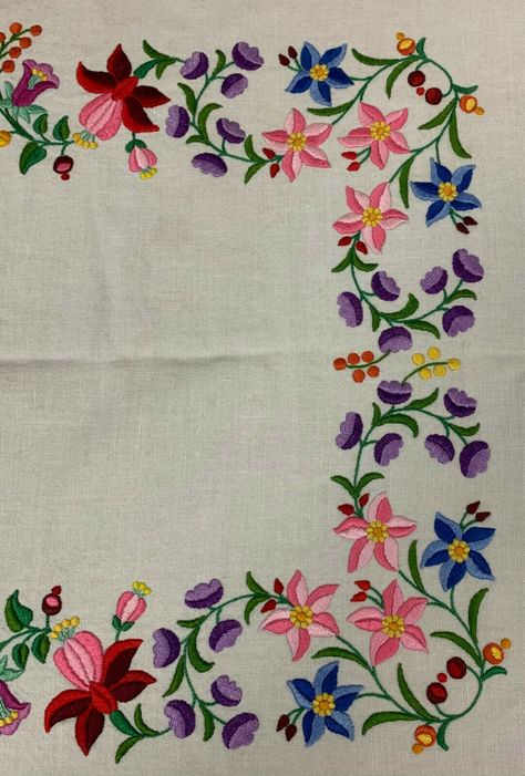 Table Cloth Embroidery, Tablecloth Embroidery, Embroidery Tablecloth, Cloth Embroidery, Hungarian Embroidery, Best Self Help Books, Simple Embroidery Designs, Embroidery Floral, Embroidery Patterns Free