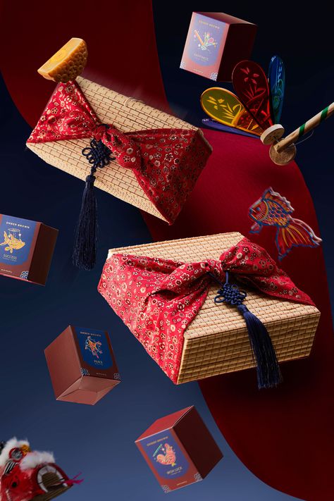 HEO DAT x EMBER BROWN | MID AUTUMN FESTIVAL 2022 :: Behance Sangjit Hampers, Gift Box Design Packaging, Autumn Packaging, Hampers Design, Cny Hampers, Hampers Idea, Christmas Food Photography, Handmade Hamper, Chinese Packaging