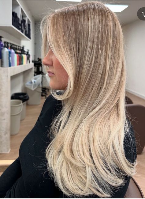 Blond Hair Ideas Dark Roots, Beige Blonde With Dimension, Blonde Hair With Blended Dark Roots, Butter Blonde With Lowlights, Light Beige Blonde Hair Balayage, Creamy Blonde Hair Dark Roots, Short Rooted Blonde Hair, Creamy Ash Blonde Hair, Creamy Lived In Blonde