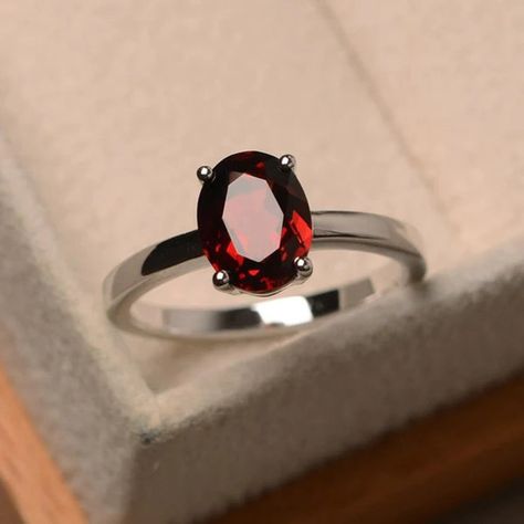 Grad Rings, Wedding Ring Oval, Garnet Wedding Rings, Bridal Anklet, Garnet Wedding, Red Gemstone Ring, January Birthstone Rings, Garnet Engagement Ring, Red Garnet Ring