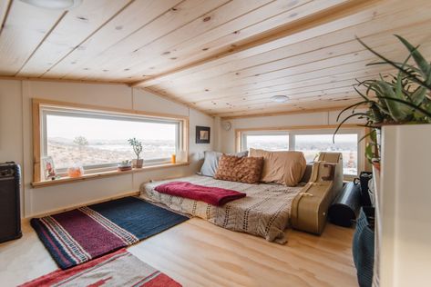 Carrie and Dan’s 28′ x 10′ Tiny Home Tiny House Company, Tiny House Bedroom, Tiny House Talk, Tiny House Builders, Small Tiny House, Spa Like Bathroom, Tiny Houses For Sale, Tiny House Interior, Tiny House Living