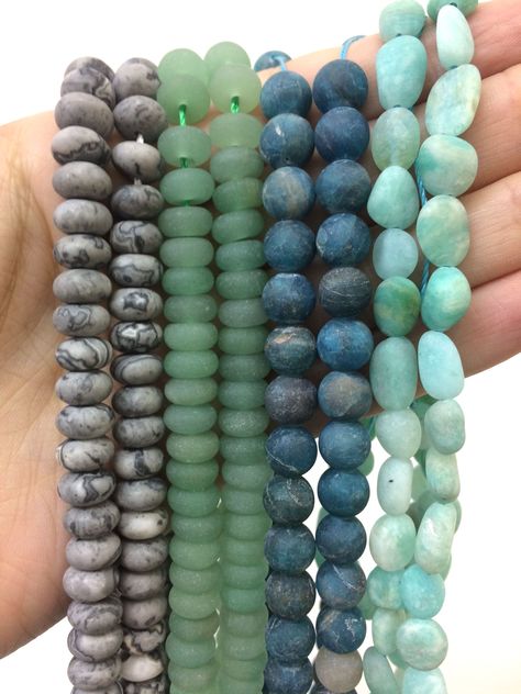 Jewelry Making Tutorial, Jewelry Design Inspiration, Bead Store, Homemade Jewelry, Gemstone Beaded Bracelets, Nature Inspired Jewelry, Crystals Stones, Diy Crafts Videos, Make Jewelry