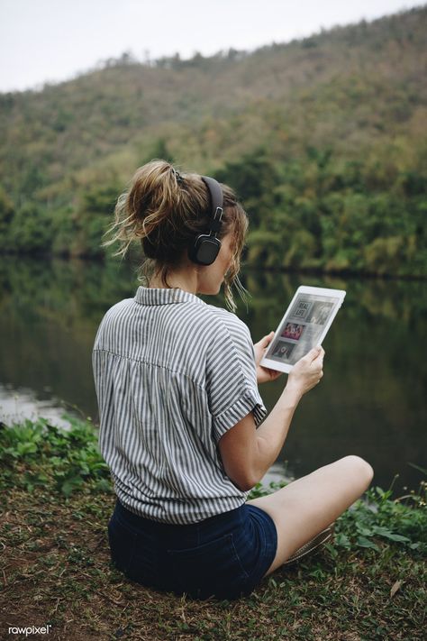 Woman alone in nature listening to music with headphones and digital tablet music and relaxation concept | premium image by rawpixel.com / McKinsey Woman Listening To Music Aesthetic, Playing Music Aesthetic, Music Therapy Aesthetic, Listen To Music Aesthetic, Listening Photography, Listening To Music With Headphones, Woman With Headphones, Girl Listening To Music, Music With Headphones