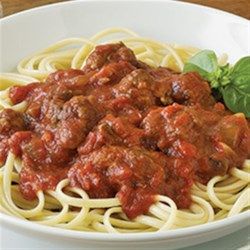 This classic pasta sauce with lots of tomatoes and Italian sausage served on hot cooked pasta makes a quick, satisfying dinner any night of the week. Veggie Spaghetti Sauce, Meaty Spaghetti Sauce, Crockpot Spaghetti Sauce, Veggie Spaghetti, Spicy Spaghetti, Crockpot Spaghetti, Creamy Spaghetti, Spaghetti Sauce Recipe, How To Cook Sausage