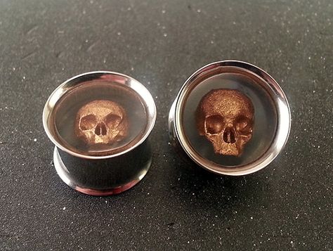 Skull gauges 22mm Gauges, Pretty Plugs, Ear Stretching, Tapers And Plugs, Shrunken Head, Clear Crystal Earrings, Tunnels And Plugs, Gauged Earrings, Ear Gauges