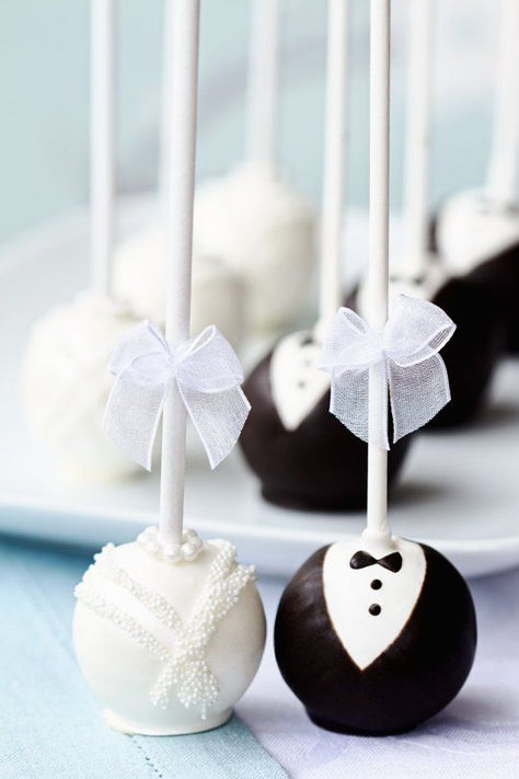 Why I Think Homemade Treats Make the Best Wedding Favors — Strong Opinions Black Cake Pops, Engagement Party Cake, Wedding Reception Guest, Wedding Cake Pops, Wedding Cake Alternatives, Black Cake, Groom Wedding Cakes, Traditional Wedding Cake, Unique Wedding Cakes