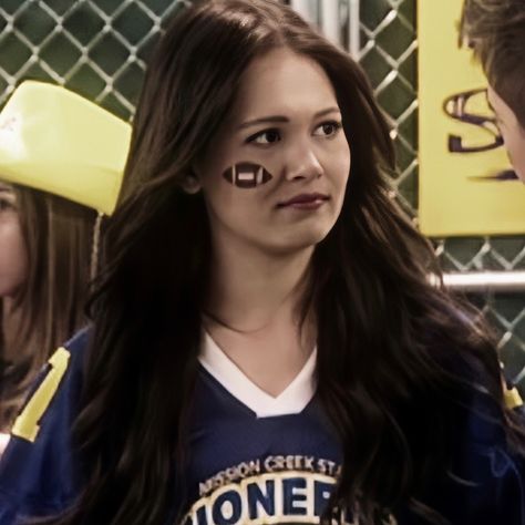 Bree Davenport Icons, Bree Davenport Aesthetic, Bree Davenport Outfits, Kelli Berglund Lab Rats, Lab Rats Bree, Bree Davenport, Lab Rats Chase, Lab Rats Disney, Chase Davenport