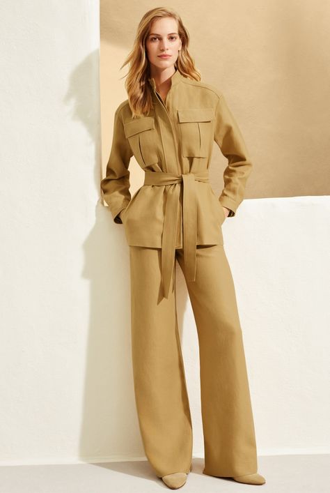 Loro Piana RTW Spring 2020 [PHOTOS] Woman Suit Fashion, Blouse Diy, Business Suit, Fashion Blouse Design, Looks Chic, 가을 패션, Suit Fashion, Costumes For Women, Modest Fashion