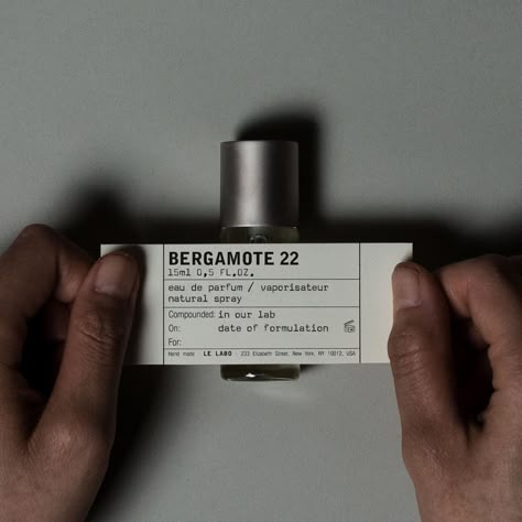 BERGAMOTE 22 | Le Labo Fragrances Cheap Perfume, The Matcha, 광고 디자인, Niche Perfume, Matcha Tea, Beauty Packaging, Personalized Labels, Signature Scent, Perfume Oils