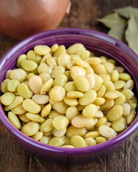 Instant Pot Baby Lima Beans recipe. Pressure cooker lima beans, from dry, with no soaking, are cooked in under an hour and way better than canned beans. Sort and rinse the dry baby lima beans, then pressure cook them with onion, bay leaf, and a little salt for 20 minutes with a natural pressure release. Greek Lamb Shanks, Lima Beans Recipe, Baby Lima Beans, Lima Bean Recipes, Smoked Turkey Wings, Buttery Potatoes, Greek Lamb, Stovetop Pressure Cooker, Thighs Recipe