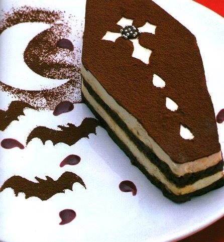 a #Coffin tiramisu cake. Yummy! Recetas Halloween, Postres Halloween, Spooky Food, Tiramisu Cake, Halloween Baking, Halloween Goodies, Halloween Desserts, Halloween Snacks, Halloween Food For Party