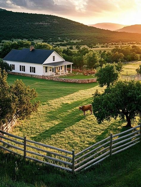 House With Farm Animals, Farmhouse On Land Country Living, Ranch Style Homes With Garage, Farming Aesthetic Country Living, Aesthetic Farm Life, Country House Aesthetic Interior, Farmlife Aesthetic, Country Lifestyle Farm Life, Ranch Life Country Living